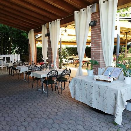 Albergo Villa Eva Костермано Екстериор снимка