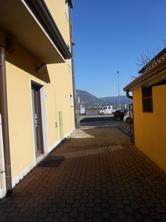 Albergo Villa Eva Костермано Екстериор снимка