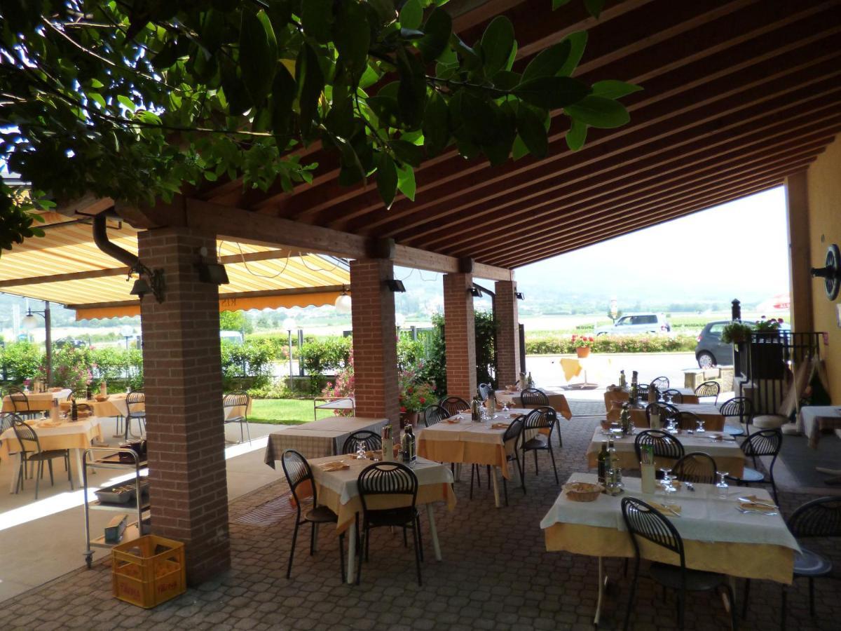 Albergo Villa Eva Костермано Екстериор снимка