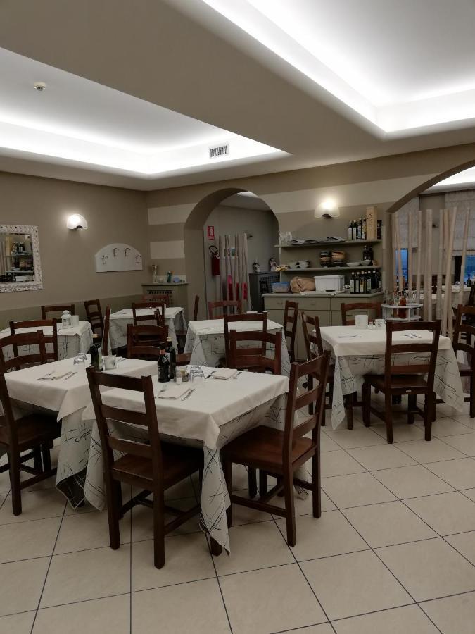Albergo Villa Eva Костермано Екстериор снимка